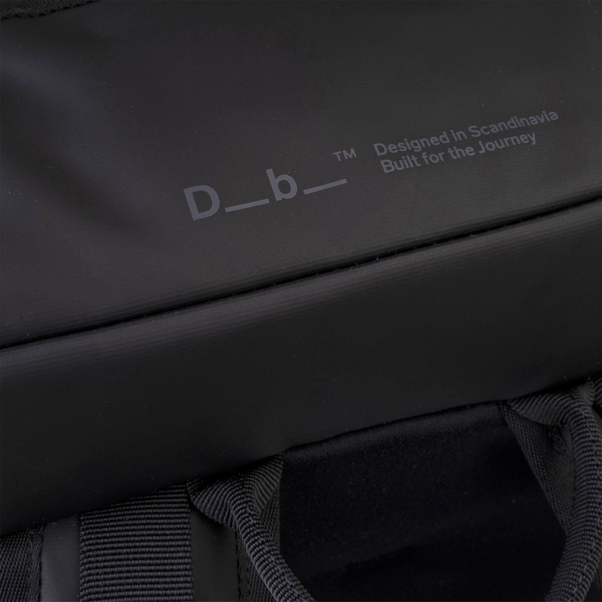DB HUGGER BACKPACK 25L | Backpacks | Buy online - Sportland