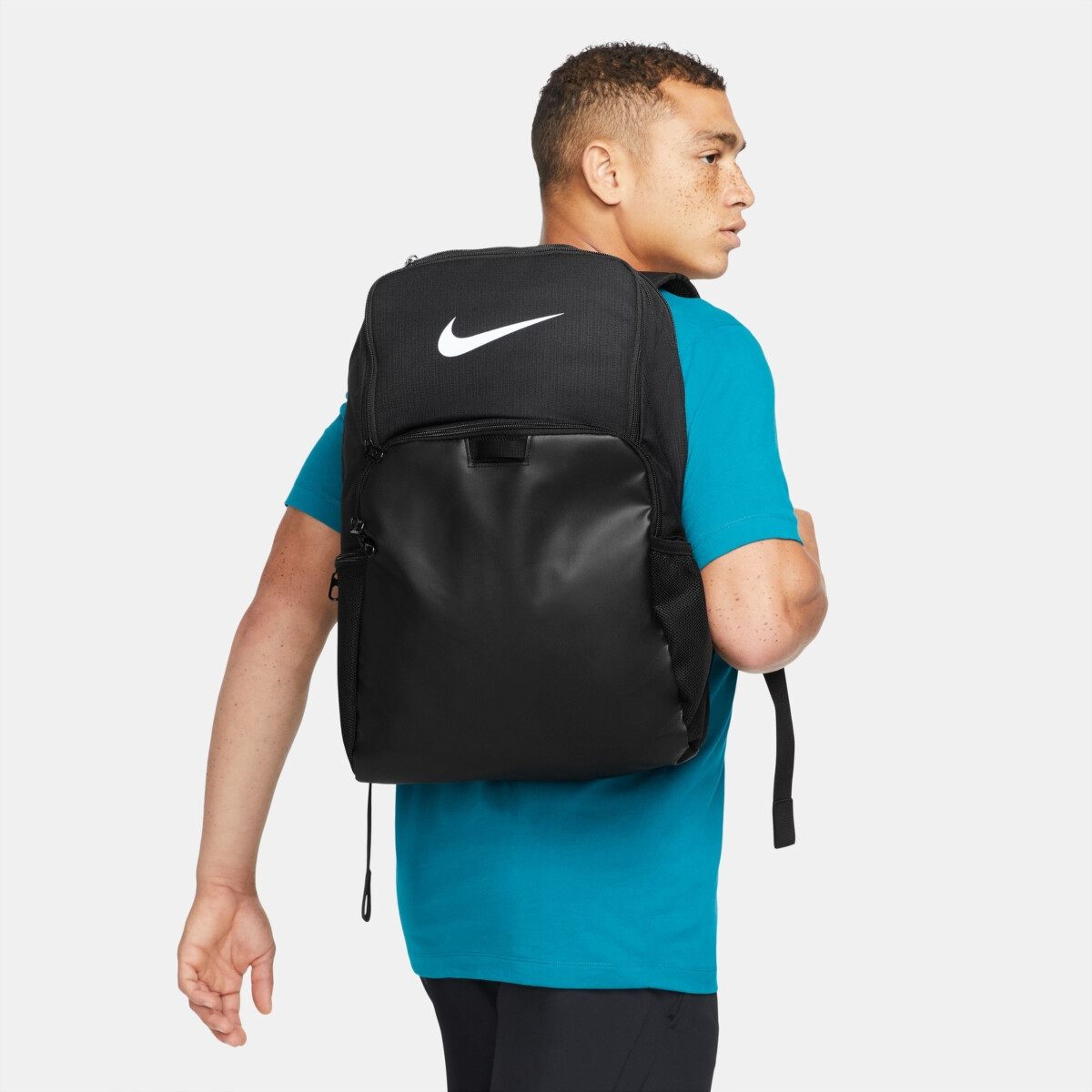 nike 5l backpack Brasilia 9.5 Its compact shape and clean black finish give it a modern Nike Aura Cross-Body Bag (5L)