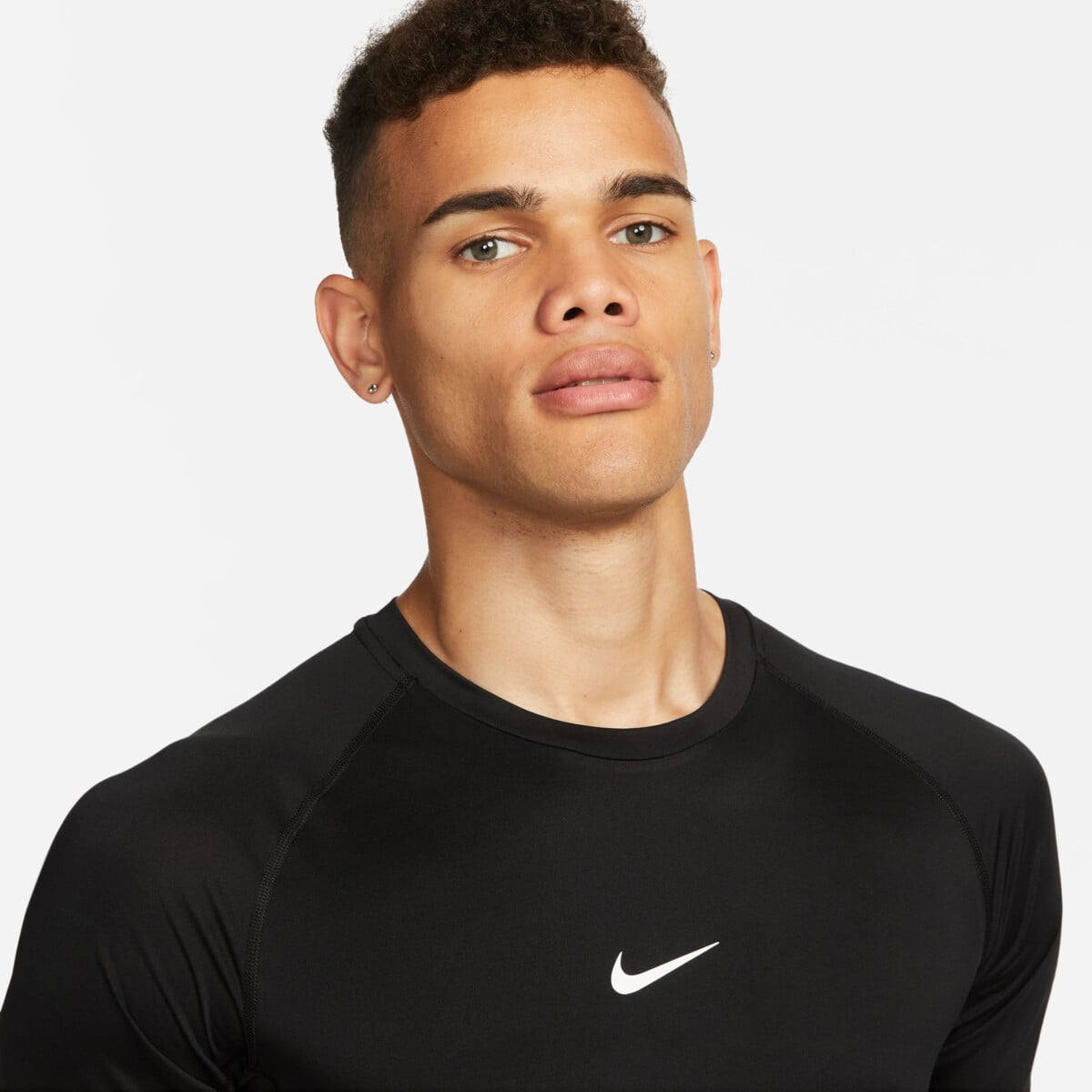 NIKE PRO DRI-FIT TIGHT SHORT-SLEEVE FITNESS TOP | Baselayer