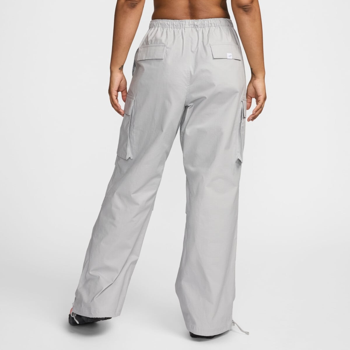 NIKE SPORTSWEAR WOMEN'S MID-RISE OVERSIZED CARGO PANTS | Pants