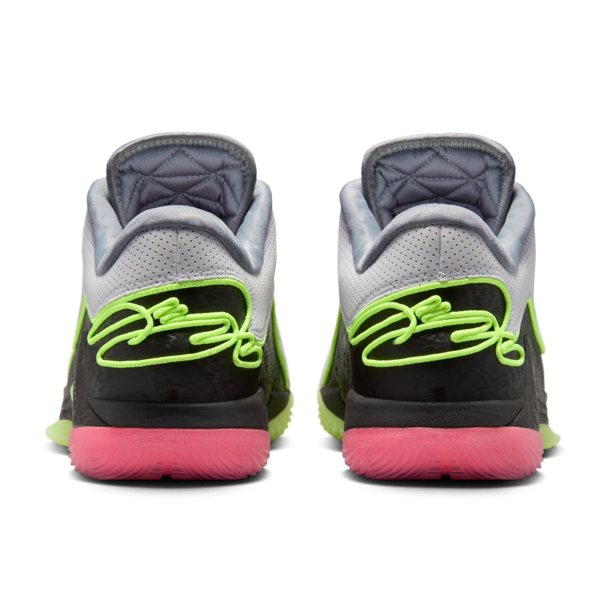 NIKE LEBRON XXII 