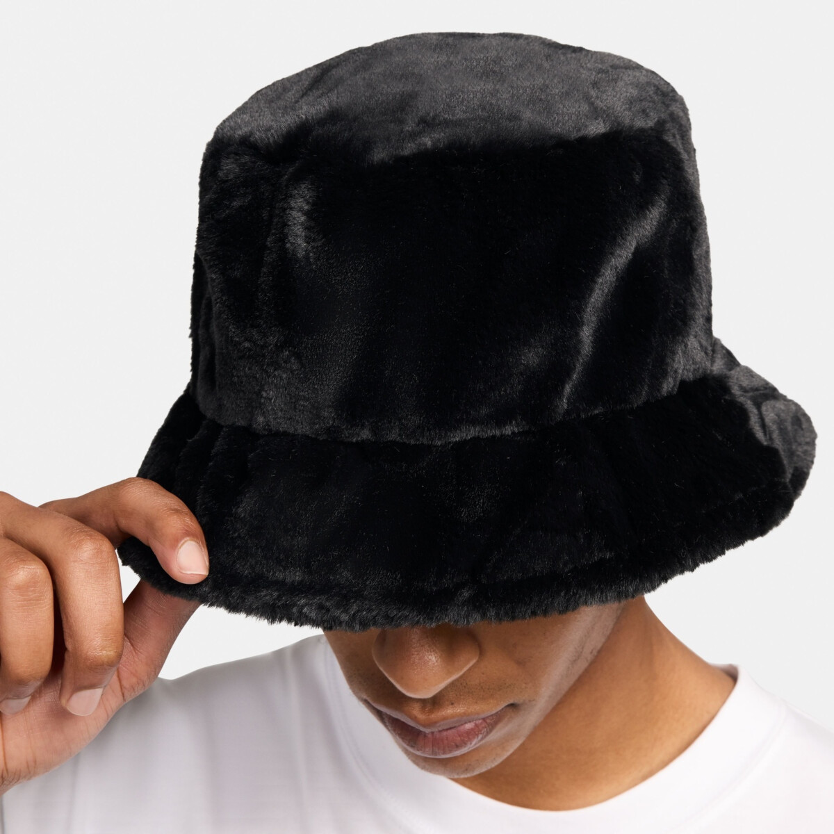 NIKE APEX FAUX FUR SWOOSH BUCKET HAT | Caps and Hats | Sportland