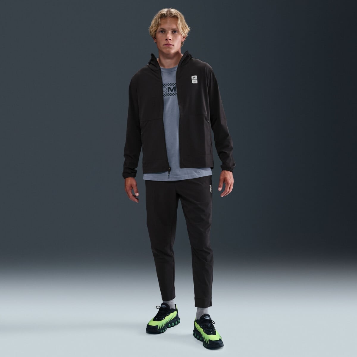 NIKE AIR MAX WOVEN | Jackets and Parkas | Buy online - Sportland