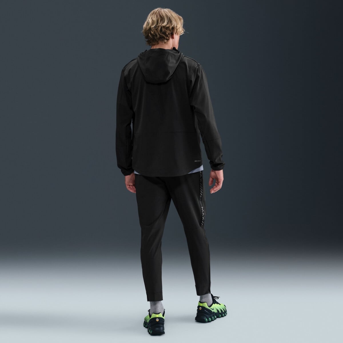 NIKE AIR MAX WOVEN | Jackets and Parkas | Buy online - Sportland
