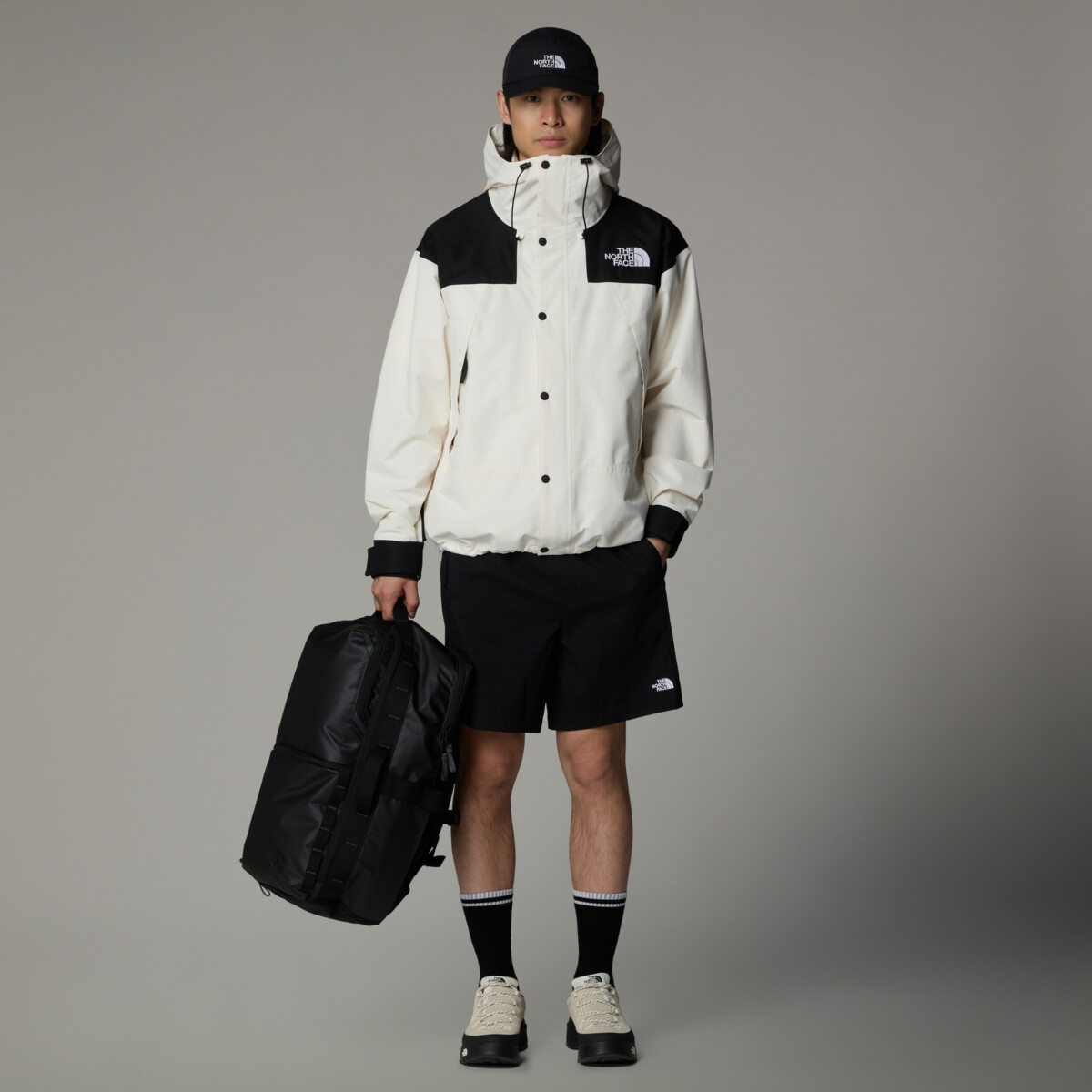 THE NORTH FACE MEN'S DRYVENT™ MONO MOUNTAIN JACKET | Jackets and