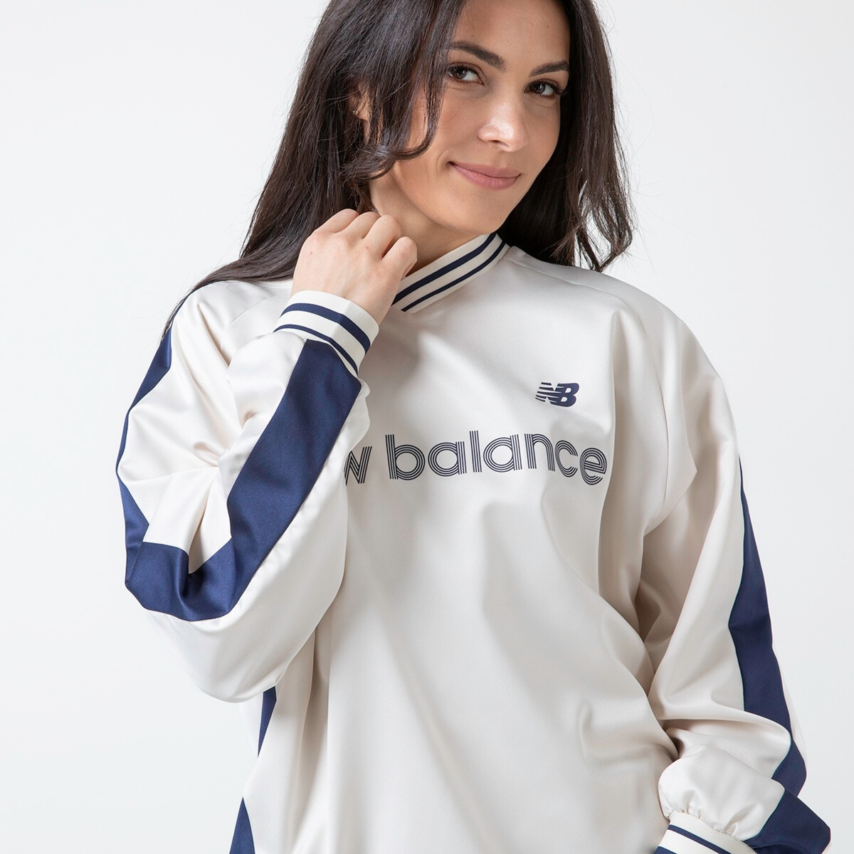 NEW BALANCE SATIN WOVEN PULLOVER | Hoodies and Sweatshirts | Sportland