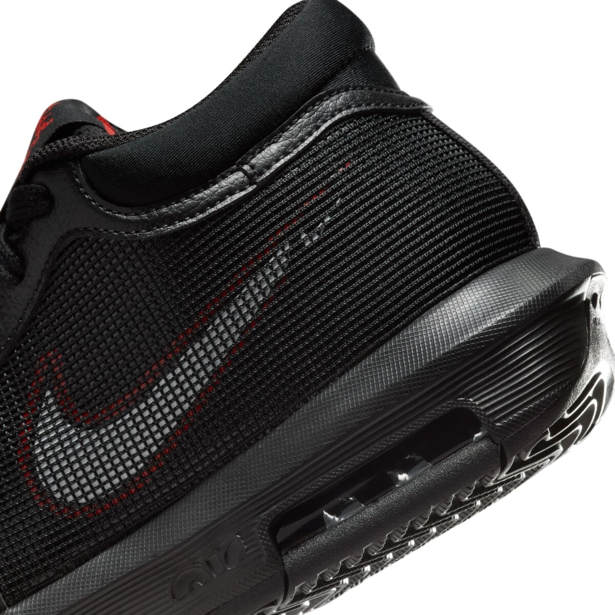 NIKE LEBRON WITNESS 8 | Basketball Trainers | Buy online - Sportland