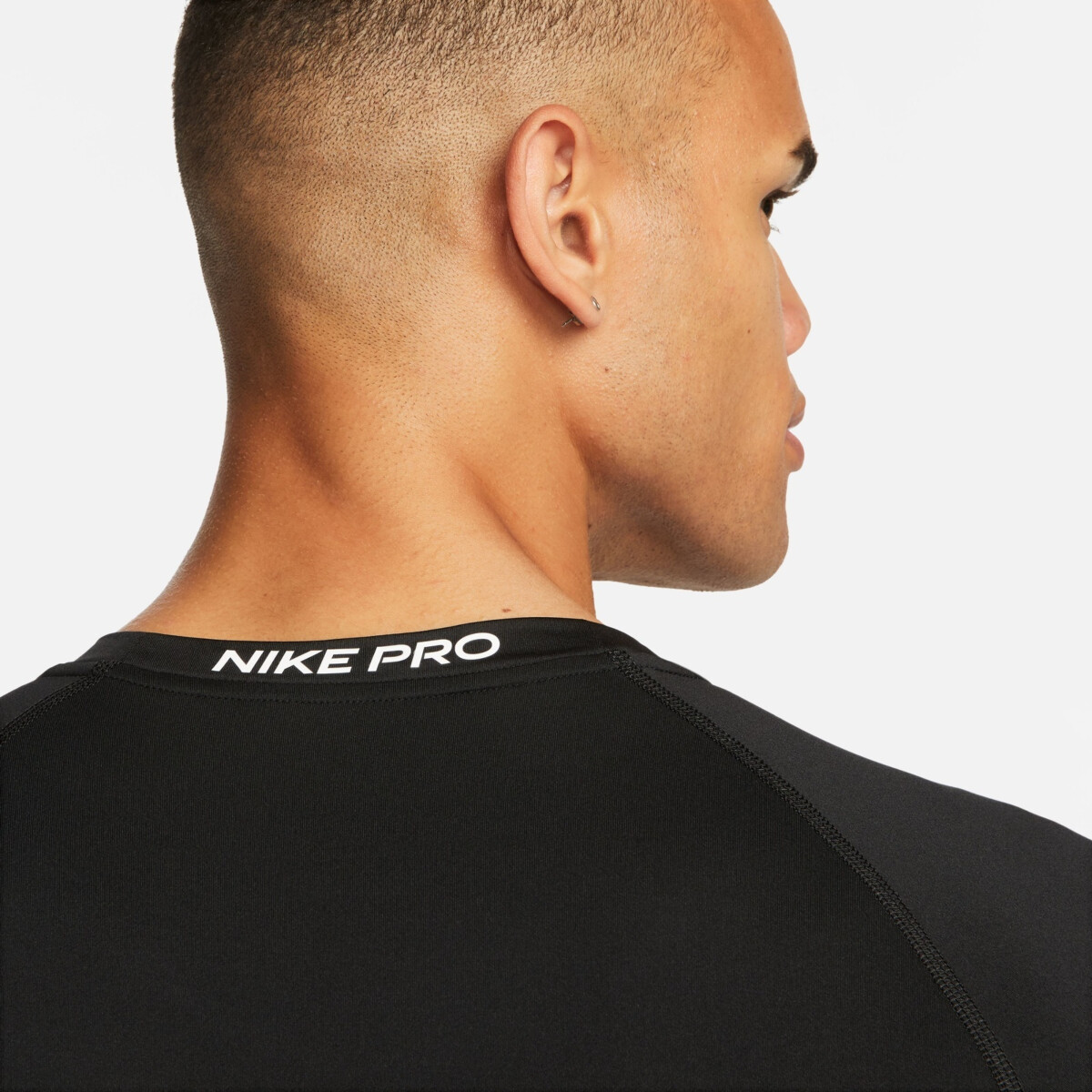 NIKE PRO DRI-FIT TIGHT SHORT-SLEEVE FITNESS TOP | Baselayer