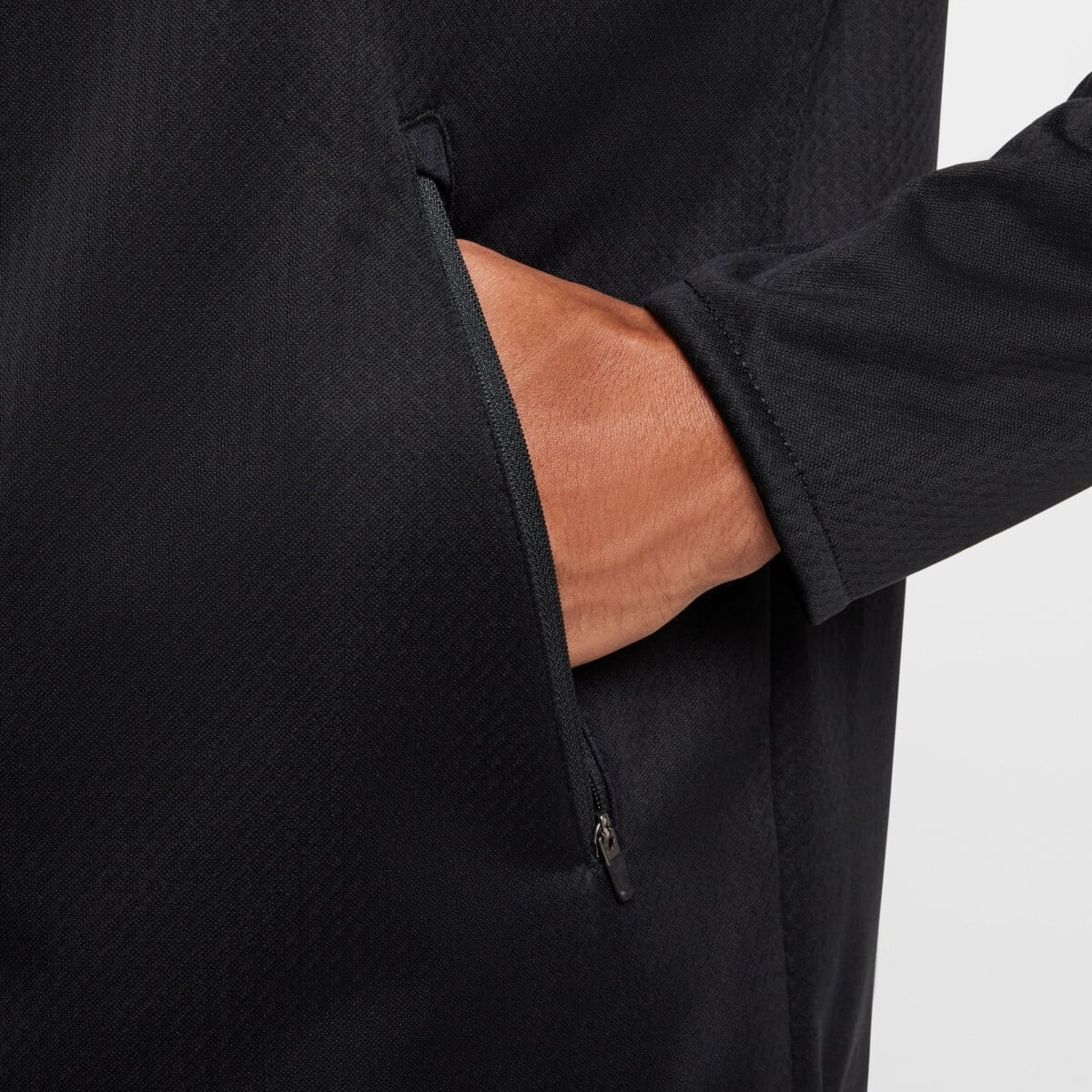NIKE SPHERE MILER MEN'S THERMA-FIT WATER-REPELLENT RUNNING JACKET NIKE SPHERE MILER MEN'S THERMA-FIT WATER-REPELLENT RUNNING JACKET