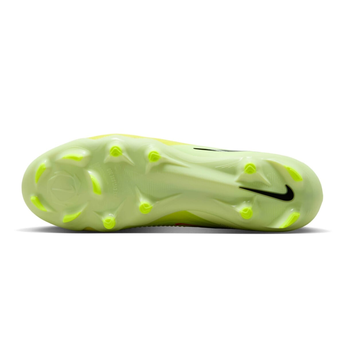 NIKE PHANTOM 6 LOW PRO FIRM-GROUND FOOTBALL CLEATS | Football