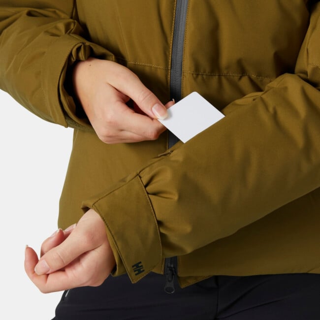 HELLY HANSEN WOMEN'S NORA SHORT PUFFY SKI JACKET | Jackets and