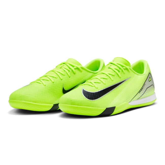 nike boots low cut