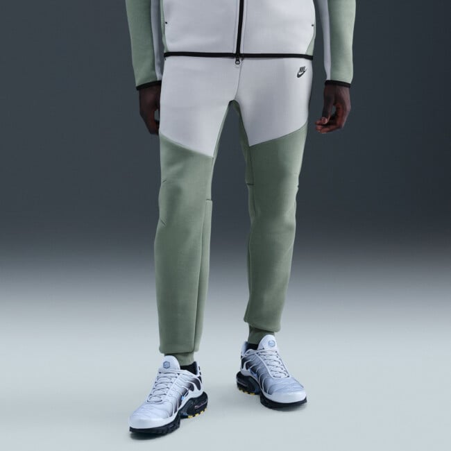 tech fleece joggers