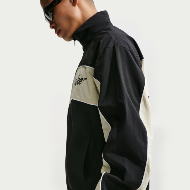 NIKE ナイロンジャケット Nike Sportswear Club Men's Lightweight Full-Zip Jacket. Nike.com