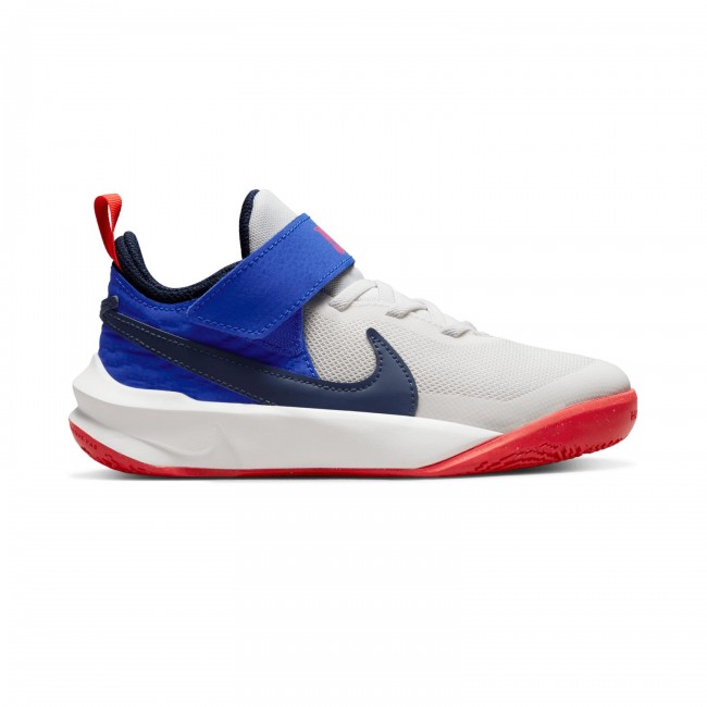 Nike team hustle store trainers