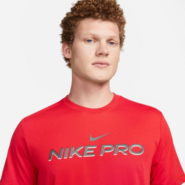 Nike Dri-FIT Men's Fitness T-Shirt.