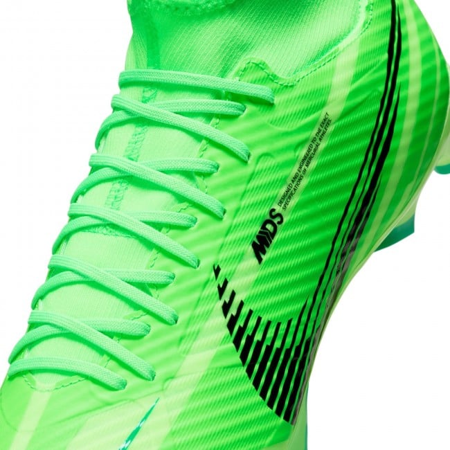 My id football boots store
