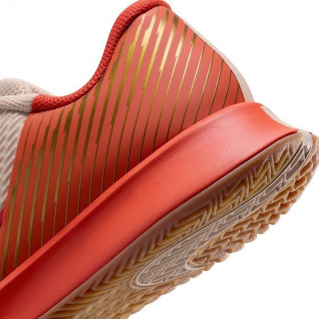 Solid red tennis shoes outlet